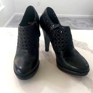 NWT UGG BLACK LEATHER HIGH HEEL BOOTIE SZ 12